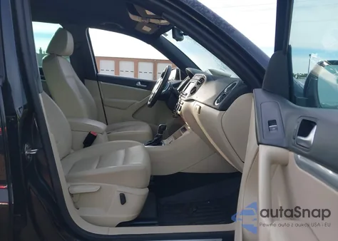 2016 Volkswagen Tiguan R-Line z USA, uszkodzony, nr VIN WVGAV7AX5GW035761